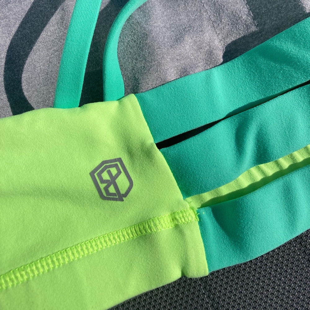 RARE! โจ BORN PRIMITIVE - Fearless Strappy Back Neon Sports Bra in Envy - M - Picture 7 of 11